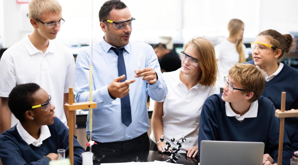 Comment le bachelor sciences politiques prépare aux métiers de demain ?